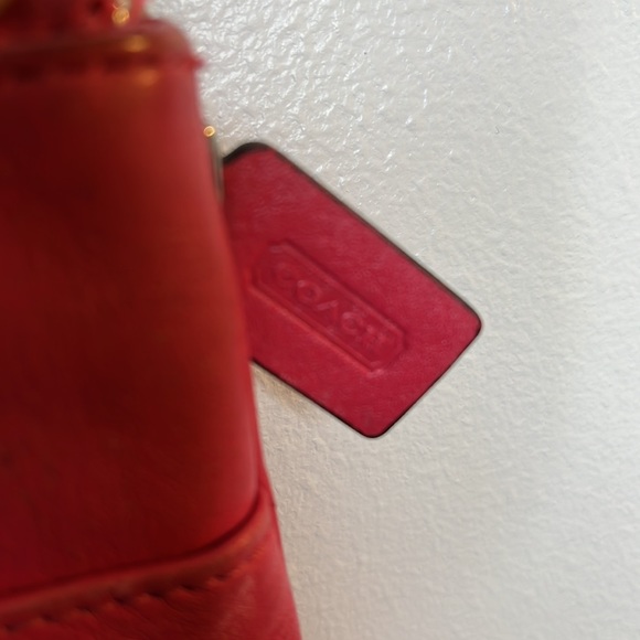 Coach pink leather turnlock crossbody purse bag - Picture 3 of 6